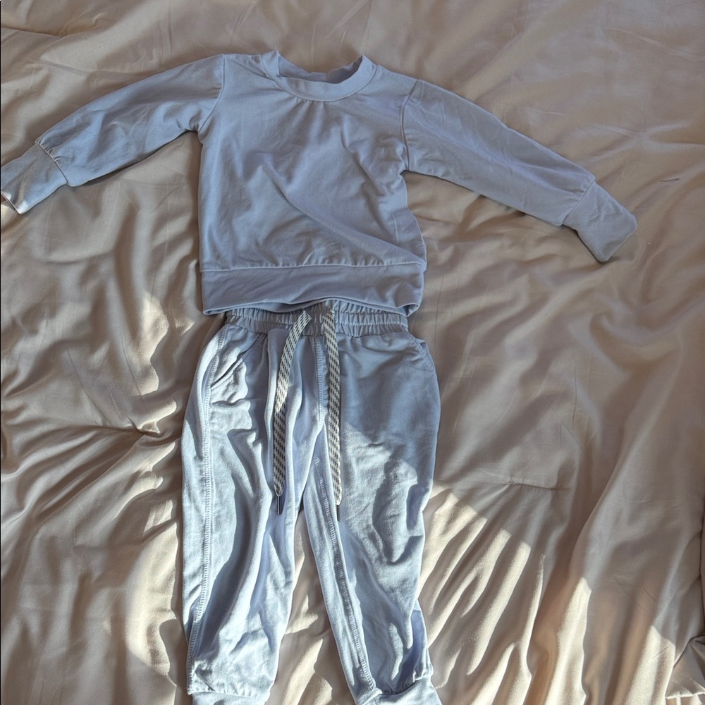 Cozy Kids Light Gray Sweatshirt and Joggers Set